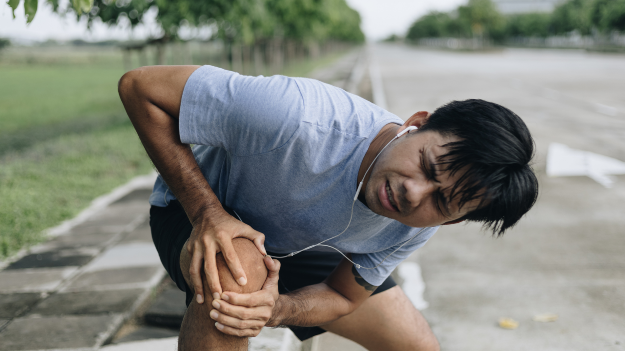 Knee Pain when Bending Exercise and Lifestyle Tips Singapore